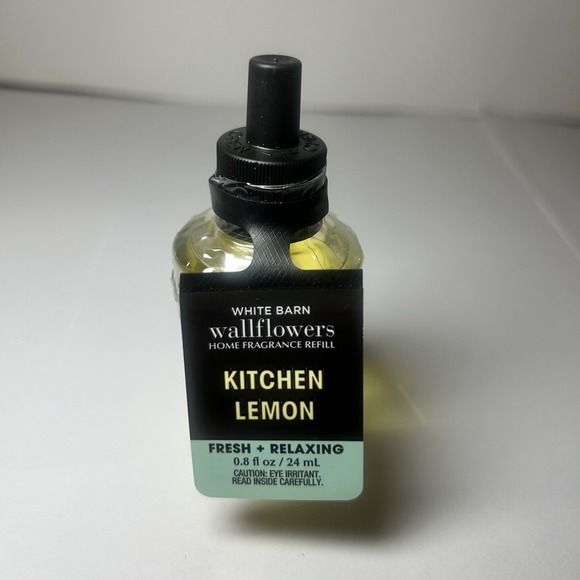 White Barn Bath & Body Works Wallflower Bulb KITCHEN LEMON Retired Refill - Picture 1 of 5